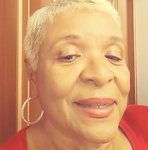 Meet your Posher, Deborah